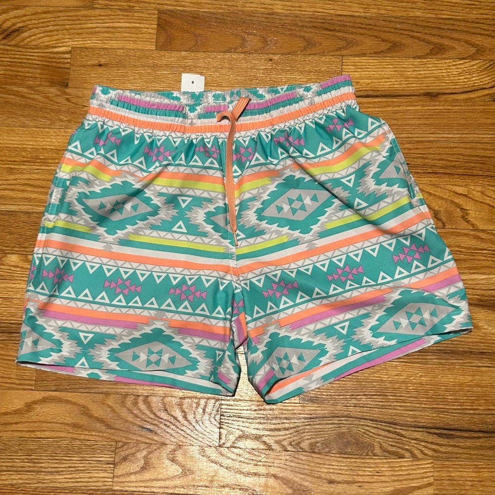Chubbies Aztec bathing suit size M swim like new 5.5” WITHOUT tags